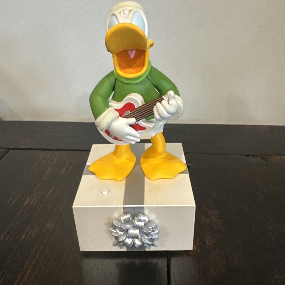 2013 Hallmark Disney Mickey's Mouse Wireless Band Donald Duck Guitar Christmas